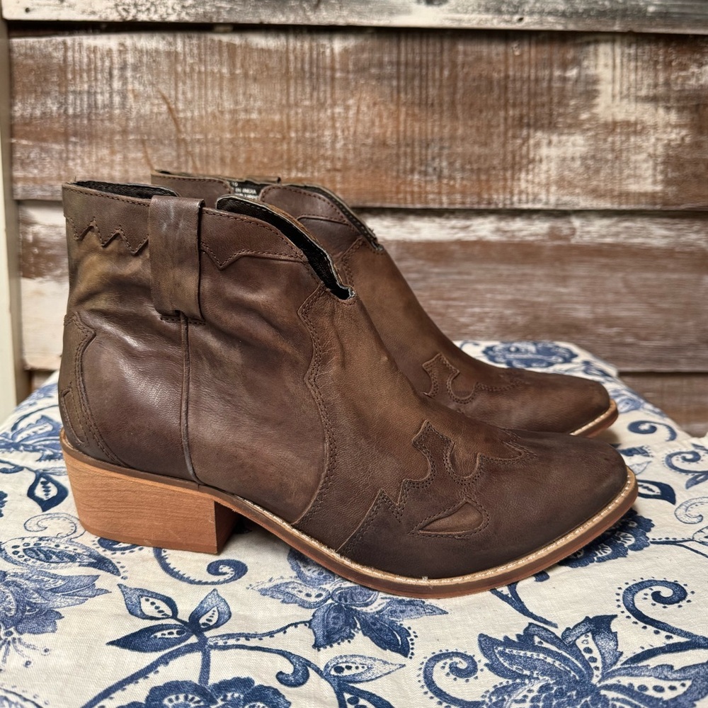 🍁NEW🍁 VOLATILE Drexel Leather Western Booties